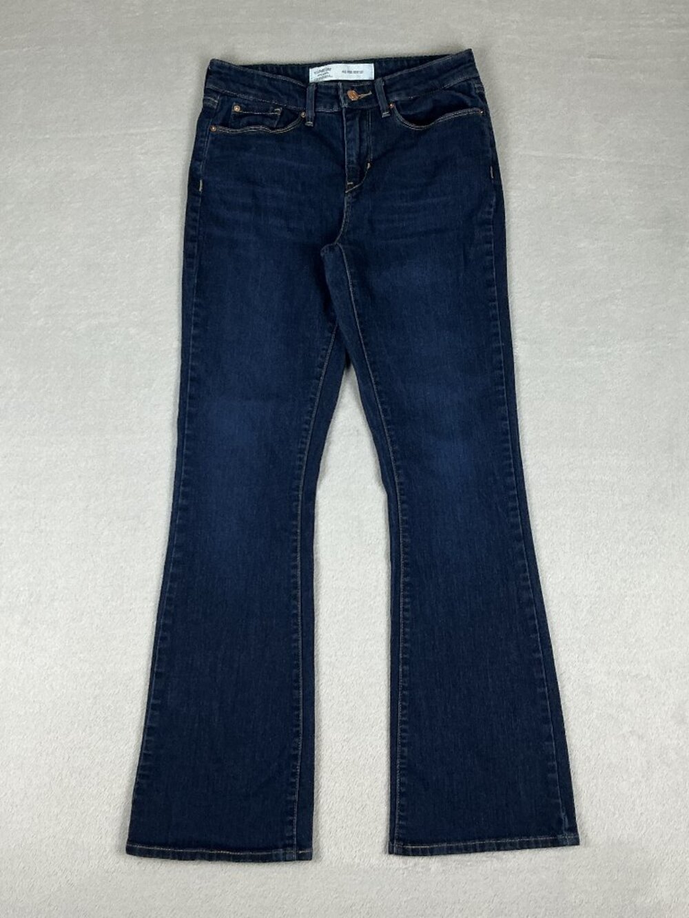 Signature by Levi Strauss Women's Mid-Rise Bootcut Jeans Dark Wash Size 4M Y2K.